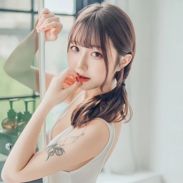รูปสาวสวยสุดเซ็กซี่กับรอบที่ 3
